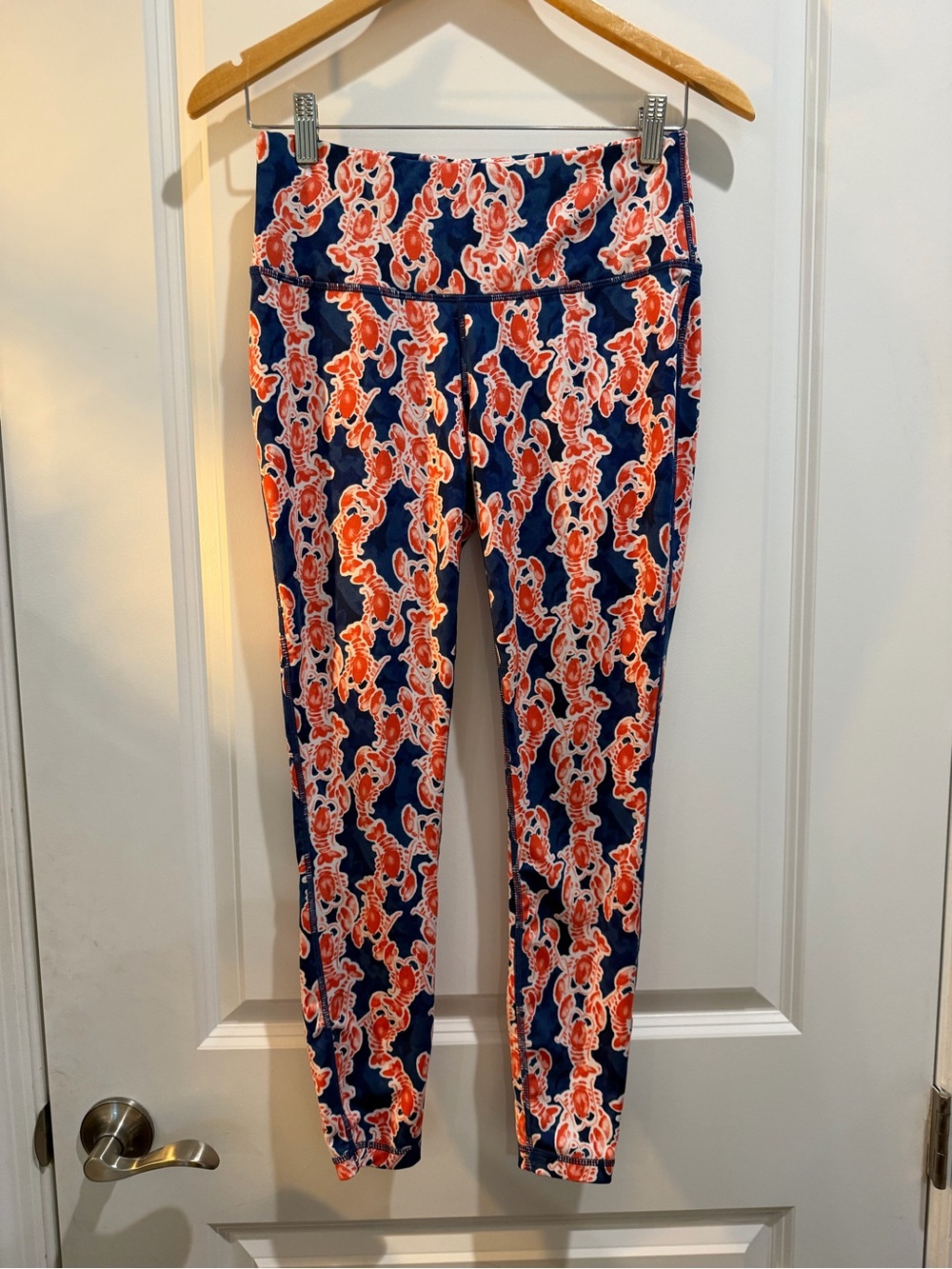 Crown & Ivy Women's Small Lobster Print Cropped Leggings Blue Red Coastal Preppy